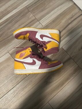 Nike Air Jordan 1 Mid - Maroon, White & Yellow